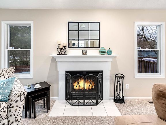5th image of 22287 Sandy Hill Ln