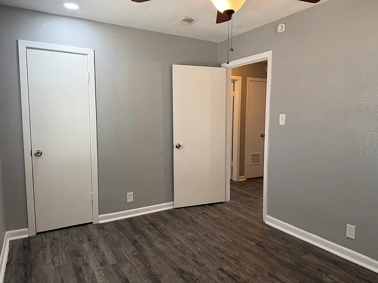 2504 Normont Cir — Photo 15