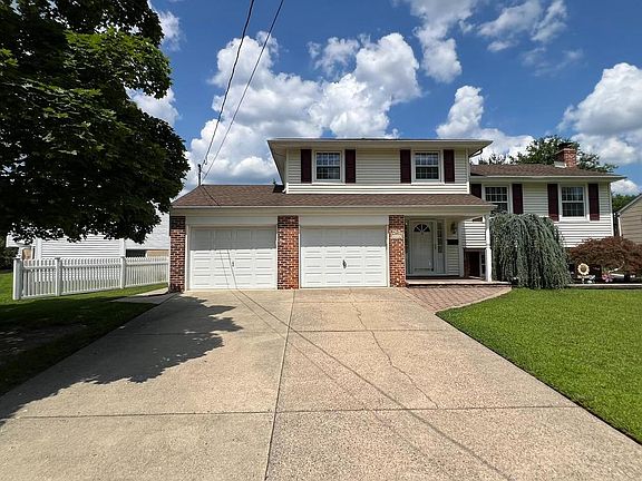 2nd image of 17 Sleepy Hollow Rd