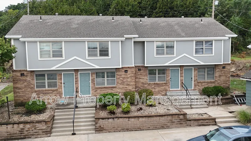 2 bed, 1.0 bath, $895 — Photo 1