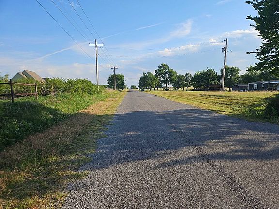 4th image of 9742 NW Chibitty Rd