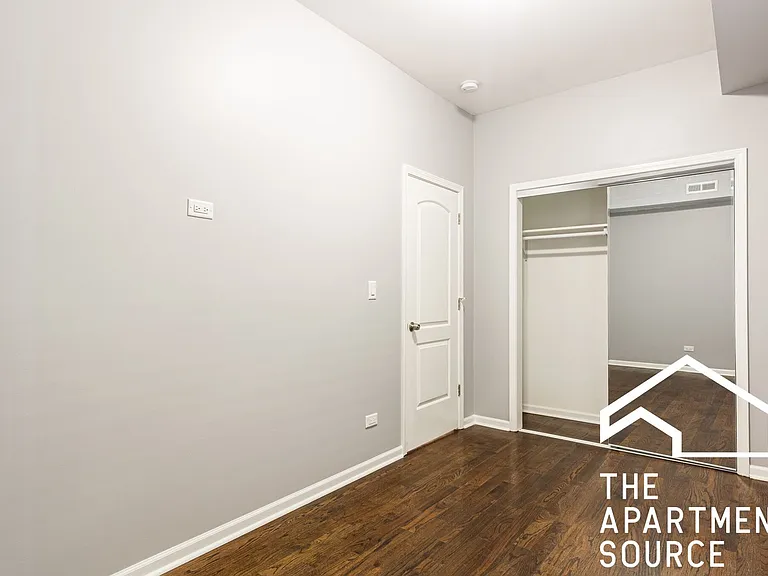 2525 W Division St — Photo 15