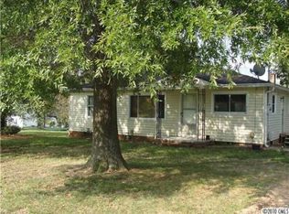 101 N Poplar Ave, Stanfield, NC 28163