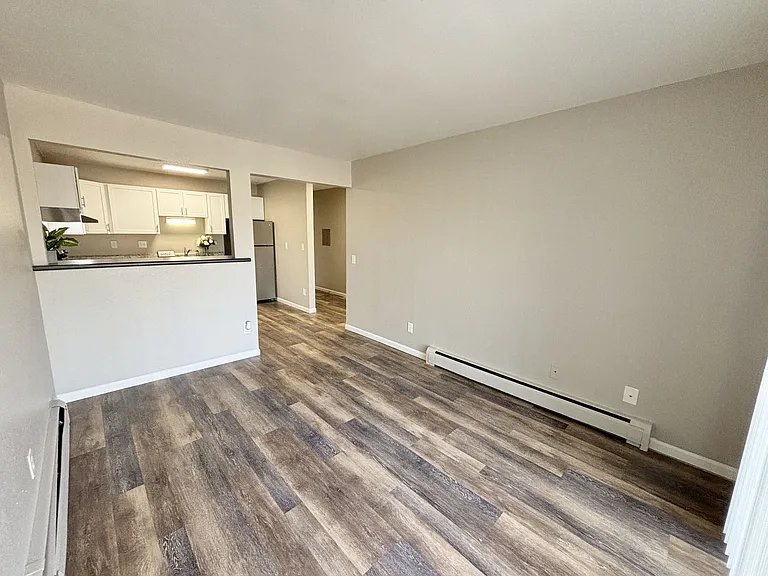 Town's Edge Apartments — Photo 48