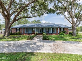 355 S 2nd St, Macclenny, FL 32063