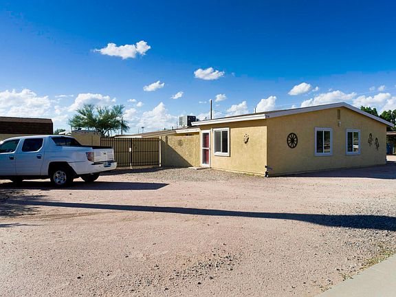 2nd image of 726 N Saguaro Dr