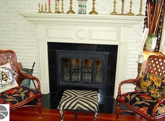 4th image of 404 Lamoreaux Dr