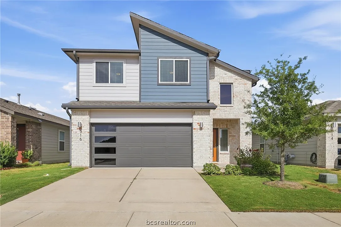 3 bed, 2.5 bath, 1670 sqft, $2,100 — Photo 1