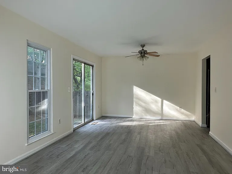Esmond Ter — Photo 8