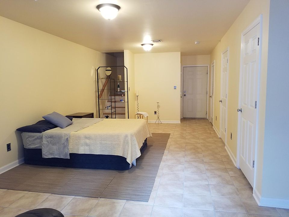 2nd image of 6118 Johnson Pl
