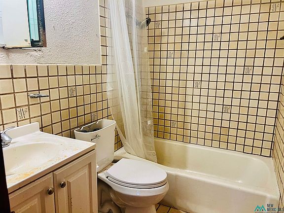 2nd image of 1134 N Yucca Dr