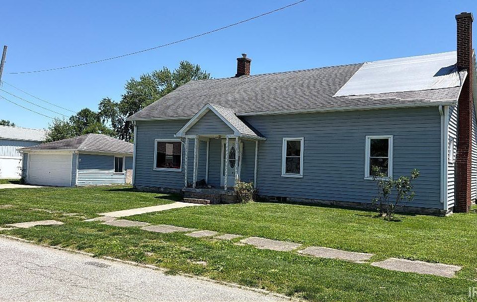 2nd image of 29 6th St NE