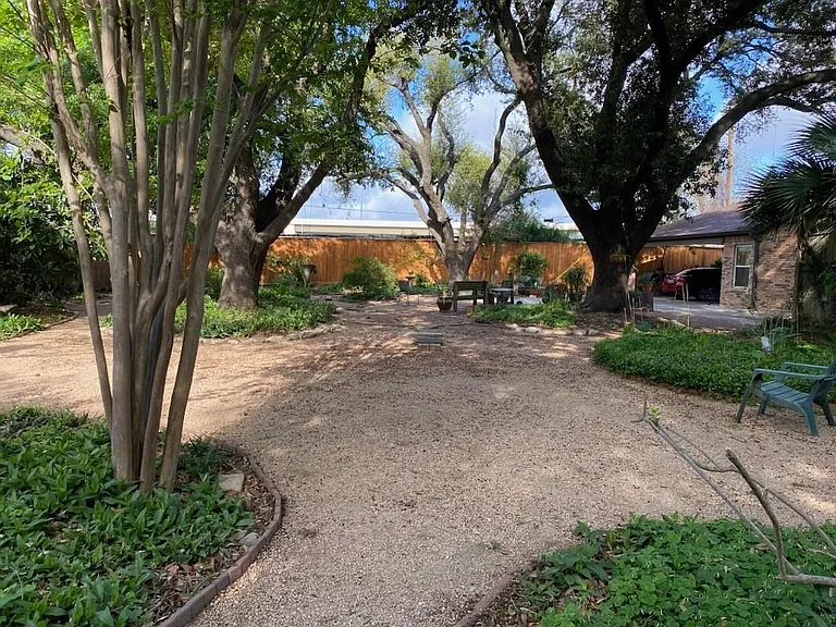1603 Fawnhope Dr — Photo 14