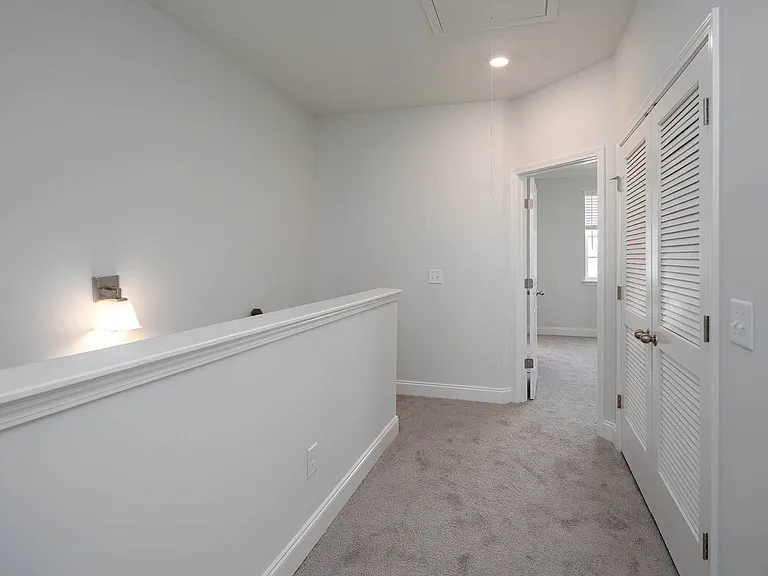 Crest at Burkitt Ridge Apartments — Photo 12