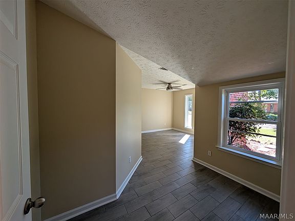 4th image of 6271 NE Bell Gables