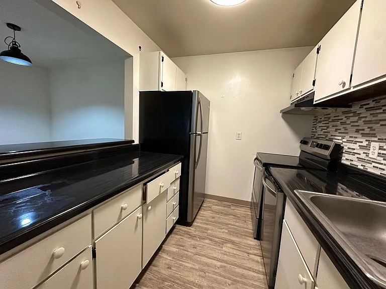 University Park Apartments near Cornell University — Photo 170