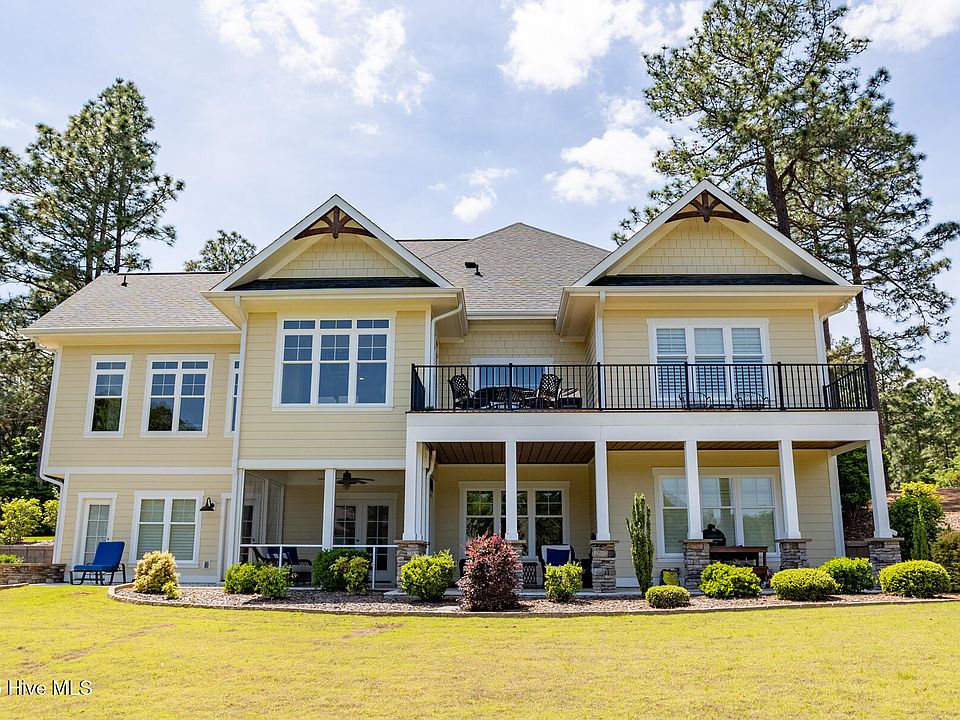 2nd image of 102 Featherston Point