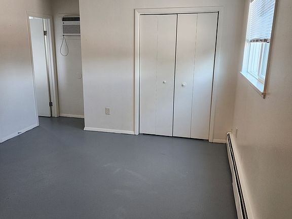 3rd image of 1402 Glenwood Ave #2