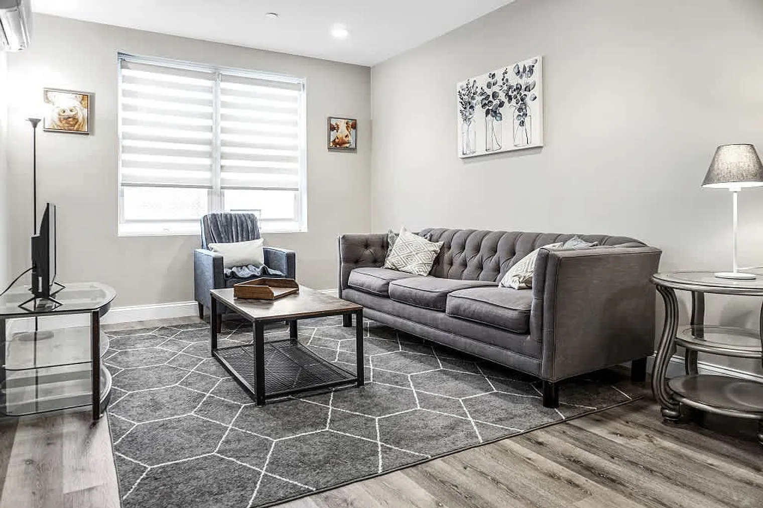 1 bed, 1.0 bath, 570 sqft, $3,490 — Photo 1