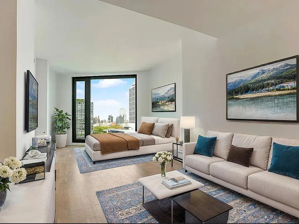 1st image of 329 Broadway #905