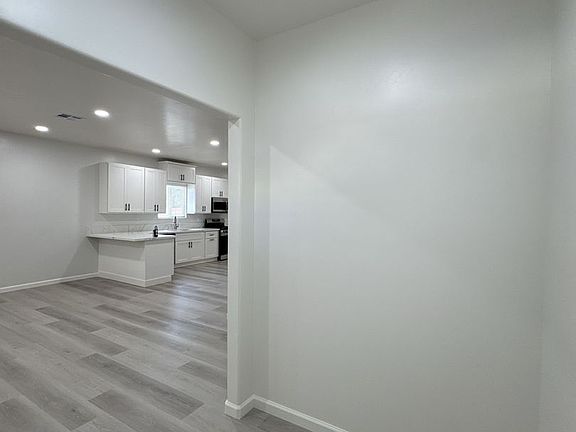 5th image of 30566 Ivy Rd