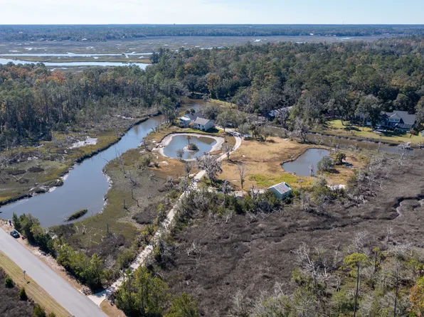 104 Sheffield Island Rd, Woodbine, GA 31569