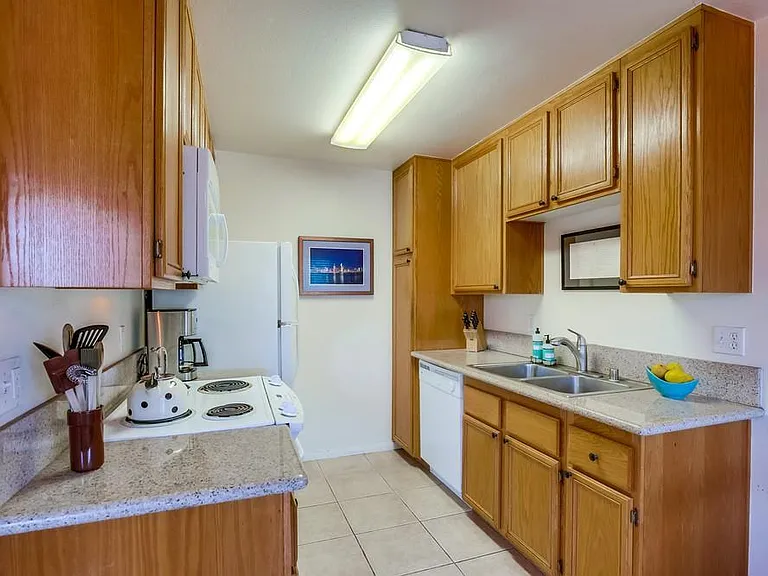 1949 Grand Ave #2 — Photo 4
