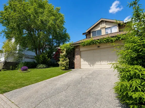 2961 Walton Ave, Coquitlam, BC V3B 6N1
