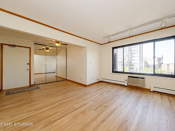 5th image of 455 W Saint James Pl APT 505