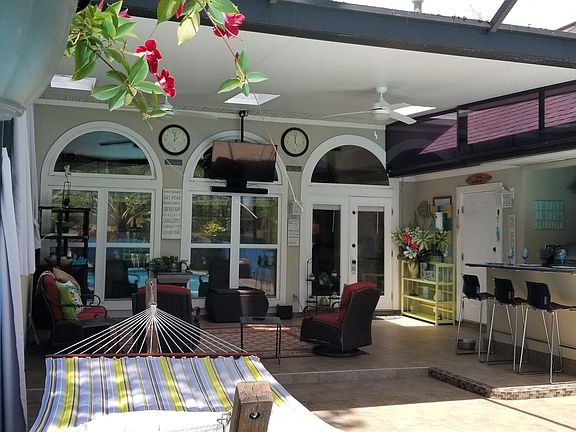 1,500 sq ft outdoor living