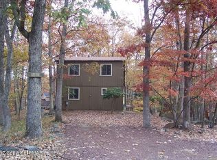 126 Oxford St, Bushkill, PA 18324