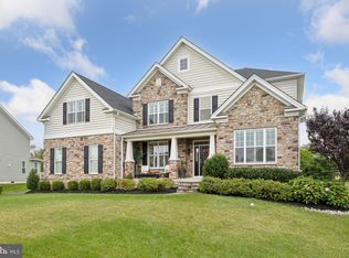 305 Rowland Ln, Line Lexington, PA 18932