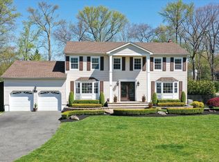 31 Westbrook Way, Manalapan, NJ 07726