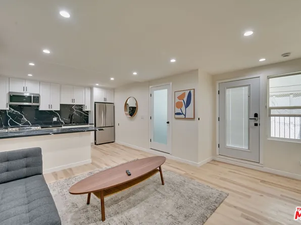 9042 Phyllis Ave #B, West Hollywood, CA 90069