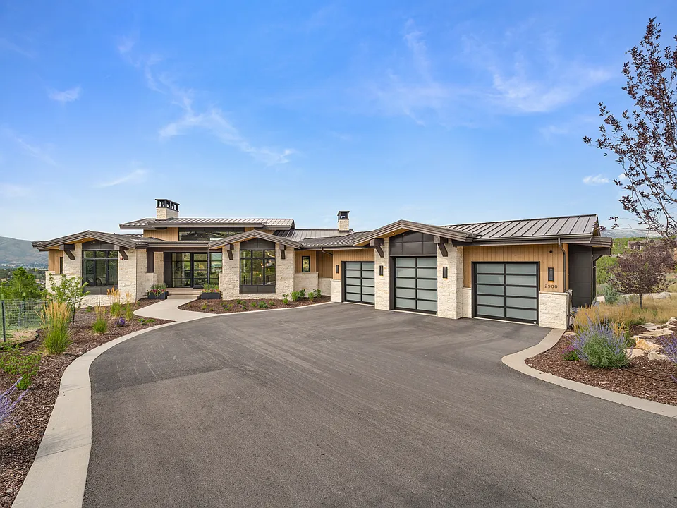 2900 E Brown Duck Mountain Cir