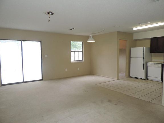 2nd image of 537 Sandalwood Ct #537