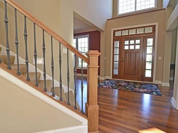 Grand 2 Story Entry