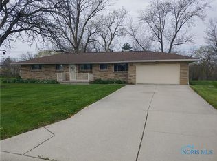 1400 Powell View Dr, Defiance, OH 43512
