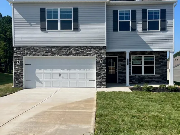 833 Magnolia Ridge Dr, Blountville, TN 37617