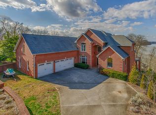 4314 Forrest Ridge Dr, Louisville, TN 37777