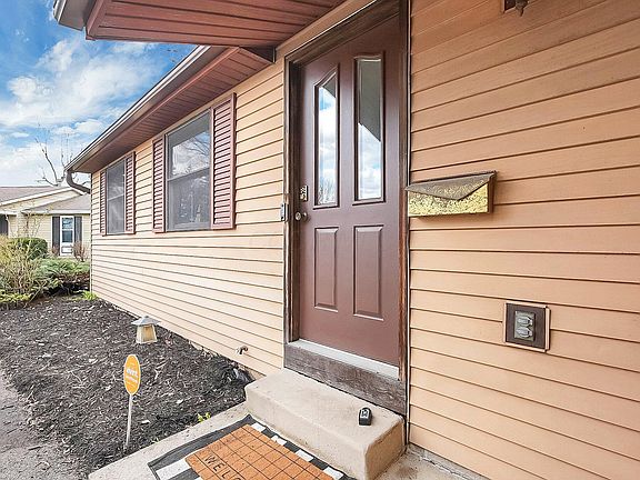 2nd image of 1429 Clemens Pl