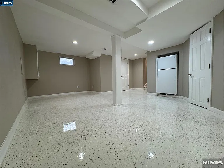 8 Dohrman Ave — Photo 20
