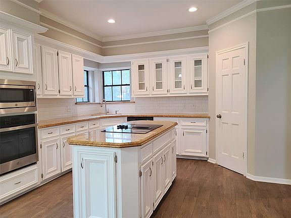 4th image of 6111 Hampton Way Ct