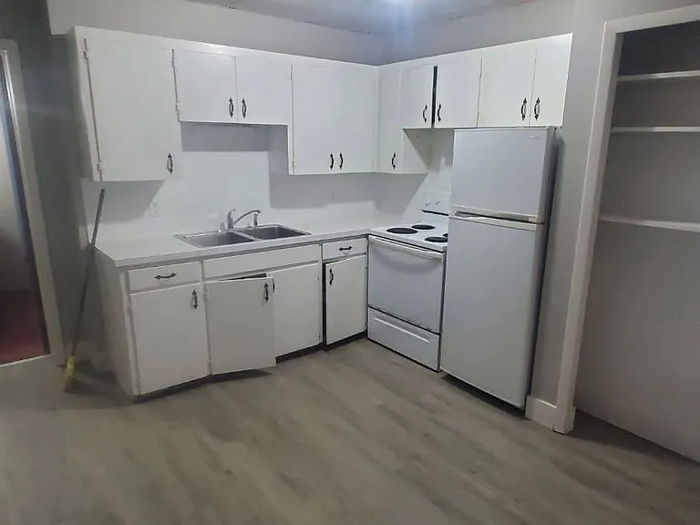 543 New Fourth St #2 — Photo 3