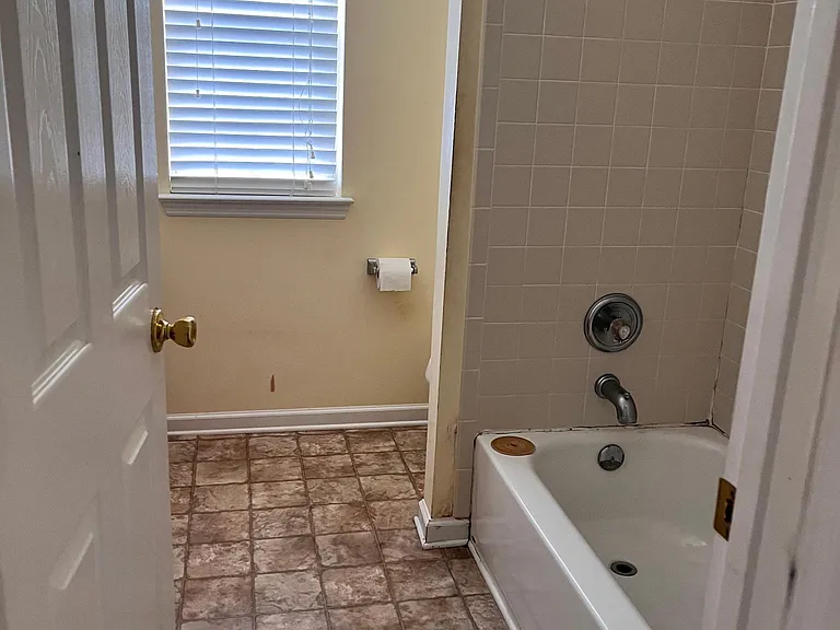 203 Riverbend Ln — Photo 26