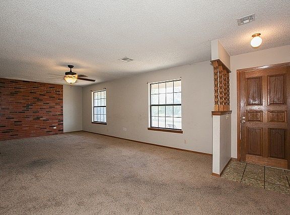 Spacious entrance