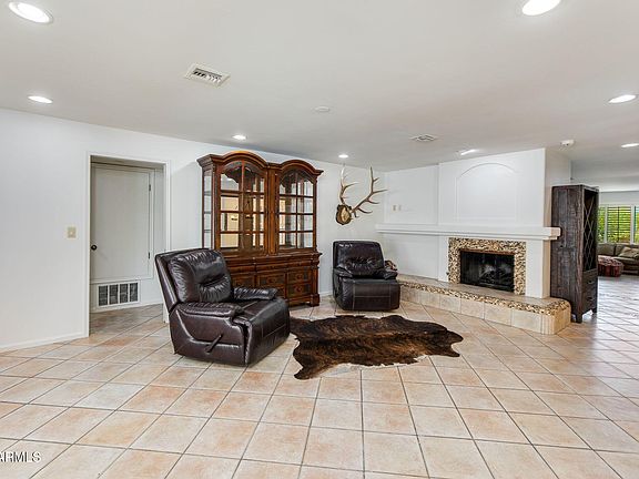 3rd image of 2236 E CACTUS WREN Drive