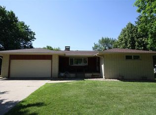 1008 1st St NE, Oelwein, IA