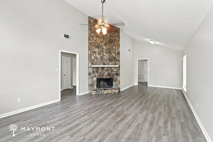 3 bed, 2.0 bath, 1496 sqft, $1,595 — Photo 3