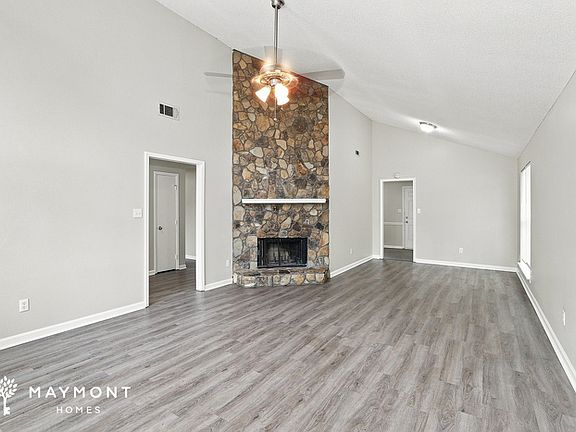 3rd image of 3513 Hilltop Dr